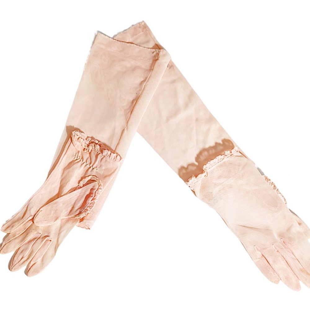 1950s Vintage 2 Piece Peachy Pink Net Gloves With Ruffles Long and Short Style. - Picture 4 of 8